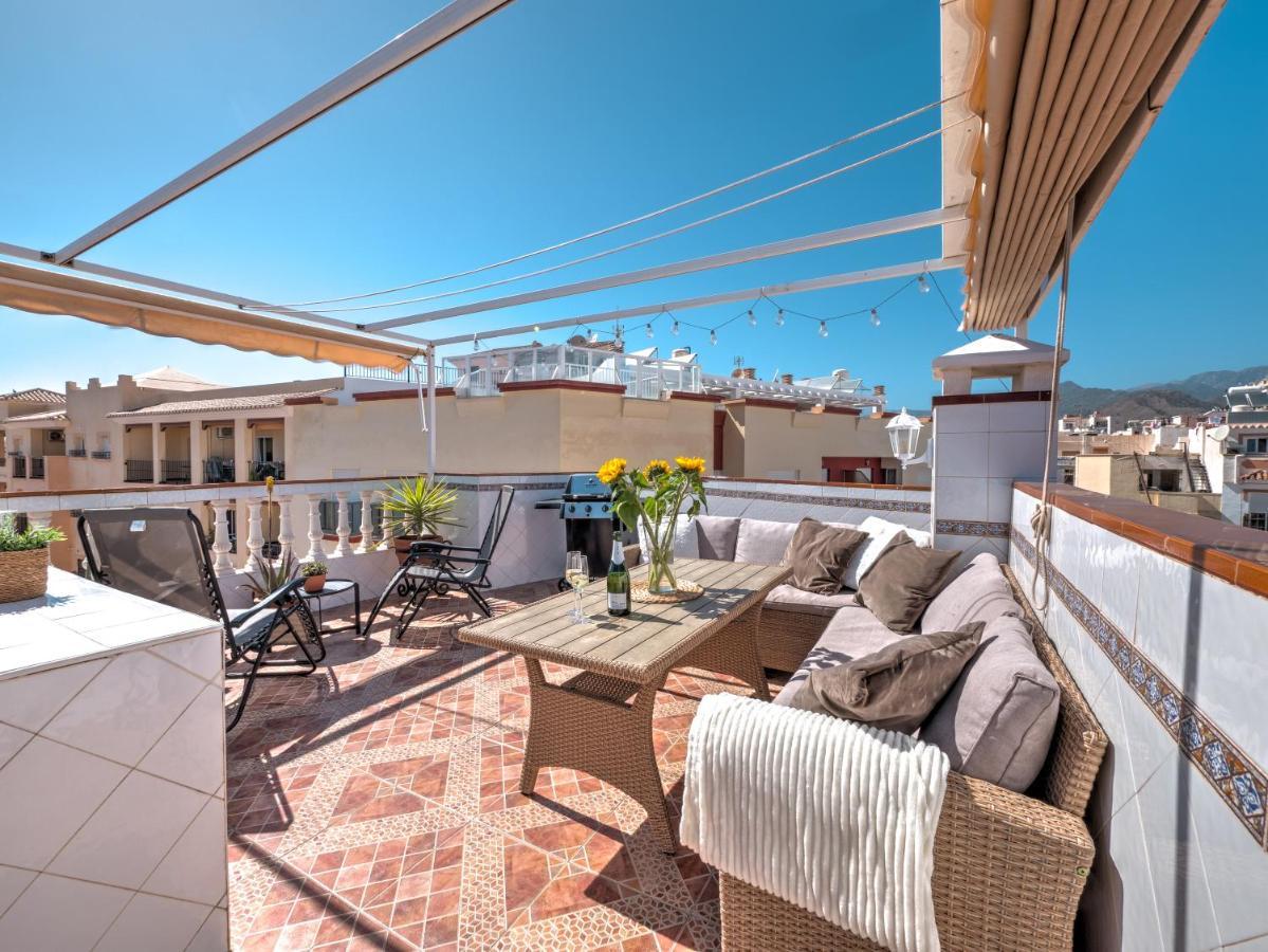 Fantastic Penthouse With Roof Terrace In The Heart Of *