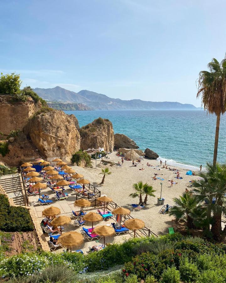 Fantastic Penthouse With Roof Terrace In The Heart Of Apartment Nerja