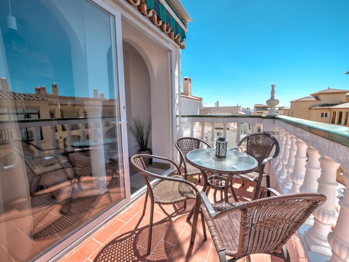 Fantastic Penthouse With Roof Terrace In The Heart Of *